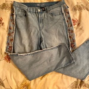 DG 2 Jeans size 16W with Great Floral Detail